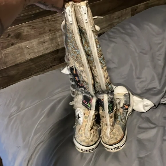 Women’s size 7 ALL STAR CHUCK TAYLOR OVER THE KNEE PATCH WORK USED - Picture 2 of 5